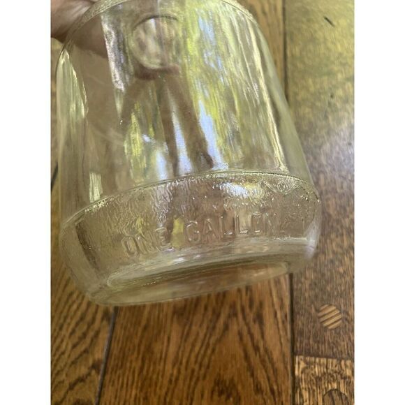 Vintage Wine Jug Embossed Grapes & Vines Orig Lid Emb WINE On Base 1 Gallon - Picture 3 of 3